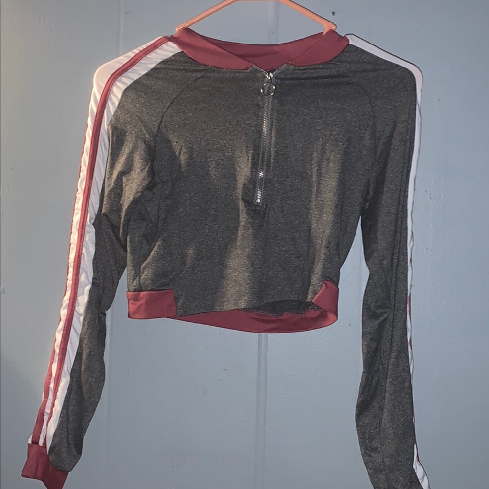 Tops - Picture 3 of 7